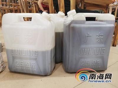 食品安全隱患曝光 海口椰豐食園使用三無散裝食用油，來源不明引發(fā)公眾擔(dān)憂